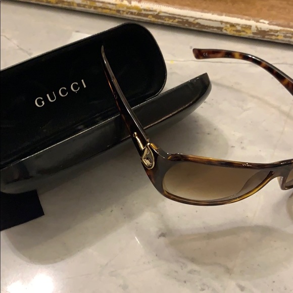 Gucci Authentic horse shoe sunglasses - Picture 1 of 4